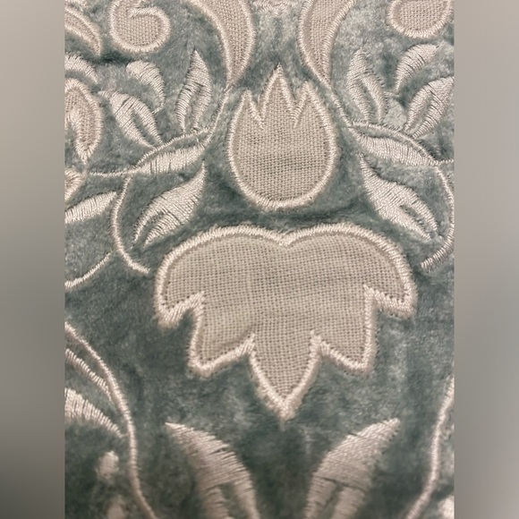 SOLD- Frontgate Standard Pillow Shams 20x26 Green Velvet Embroidered Floral - Picture 8 of 14